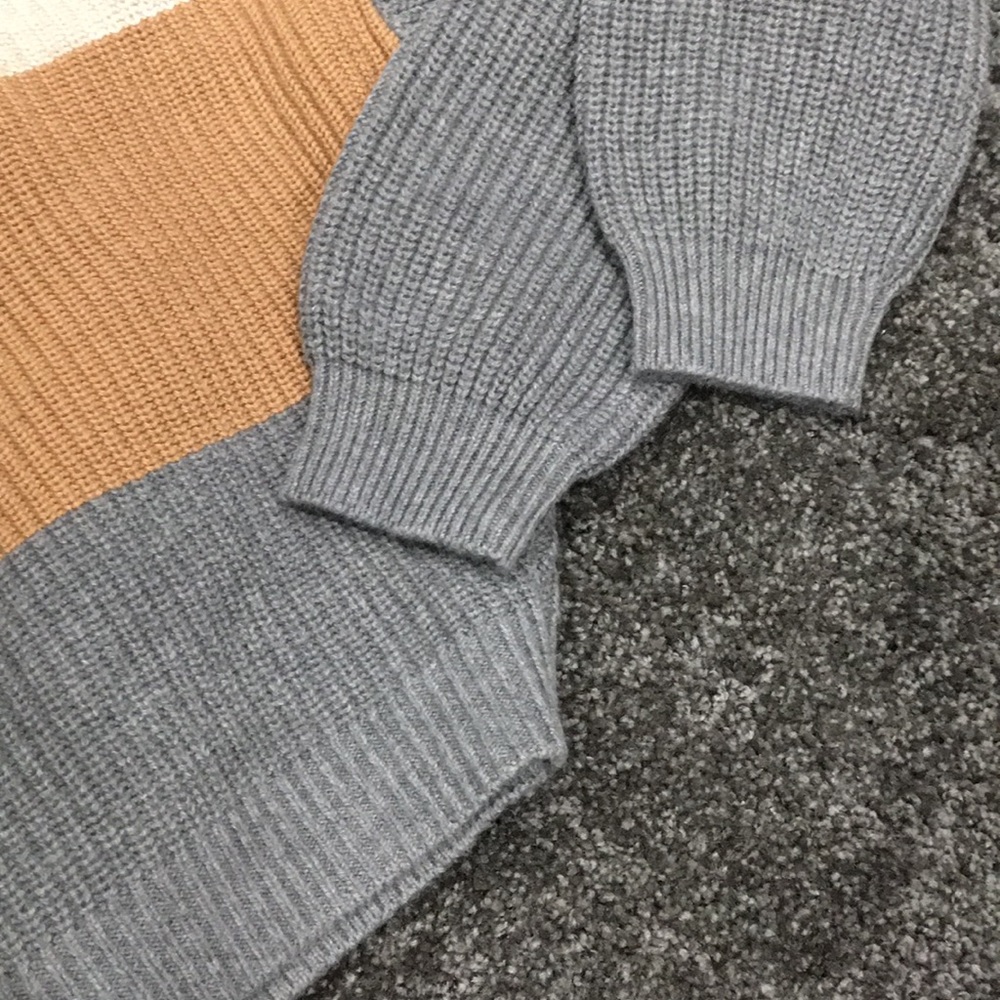 Color Block Crewneck Sweater - Picture 7 of 8